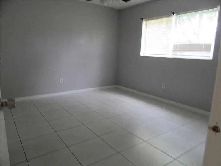 4100 NW 110th Ave — Photo 10