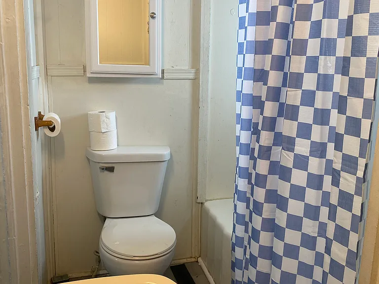 707 W Creighton Ave #1 — Photo 3