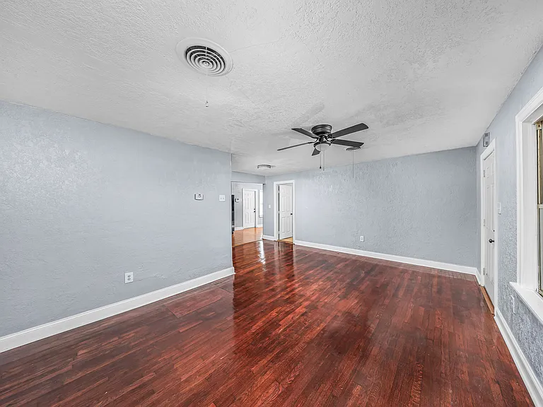 1904 NW Lake Ave — Photo 8