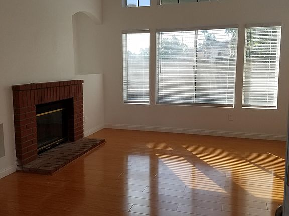 3rd image of 14095 Yorktown Ct