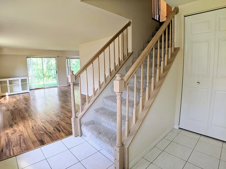 48 King Dr — Photo 3