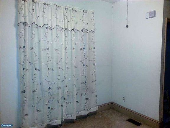 5th image of 2512 S Sheridan St