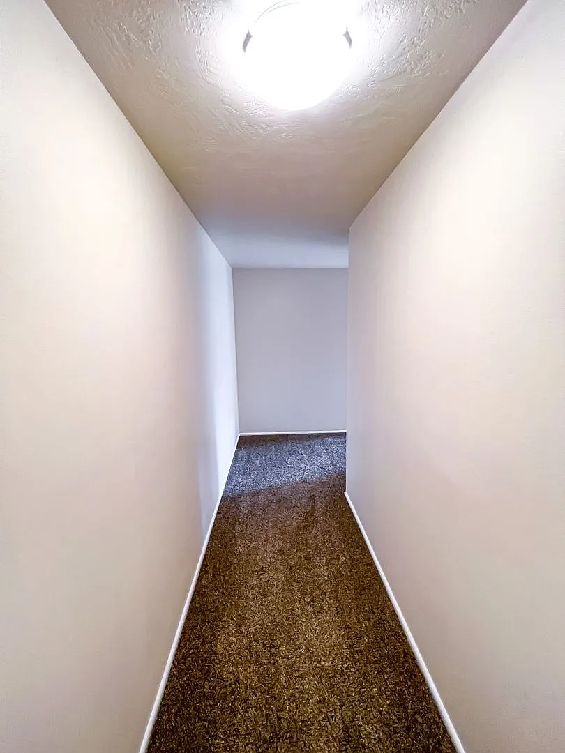 IRO Apartments — Photo 3