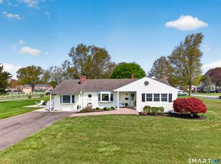 21 Riverside Drive, Clinton, CT 06413