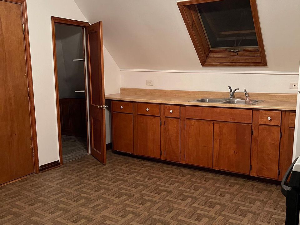 1st image of 3635 N Albany Ave #3