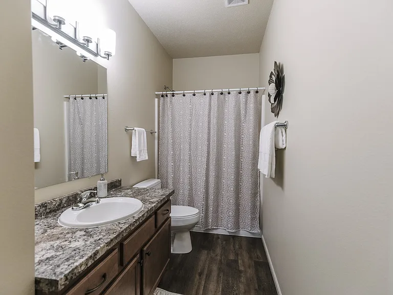 Lakewood Crossing Apartments — Photo 88