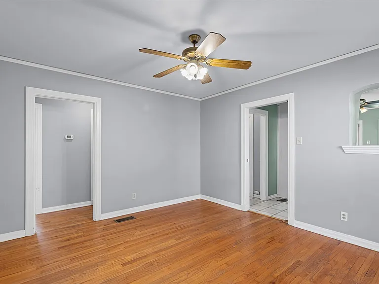5834 Goodwin Ave — Photo 11