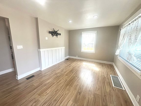 4th image of 7541 S Hamilton Ave