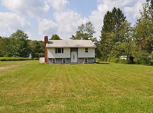 1009 Advent Rd, Lake Ariel, PA 18436