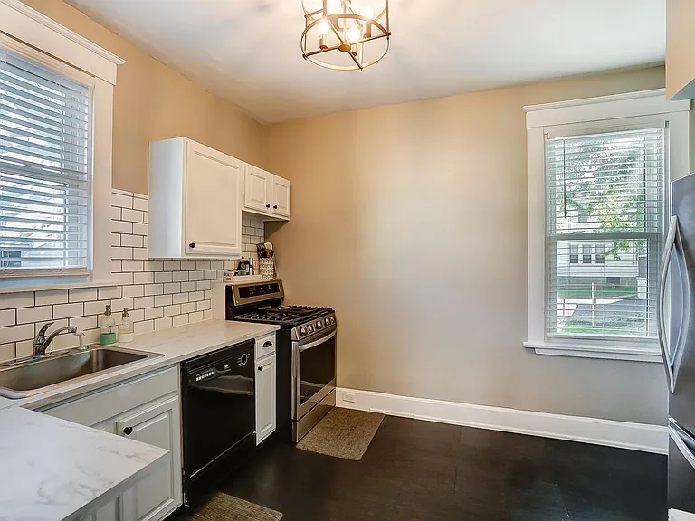 2251 Washington Ave #1 — Photo 7