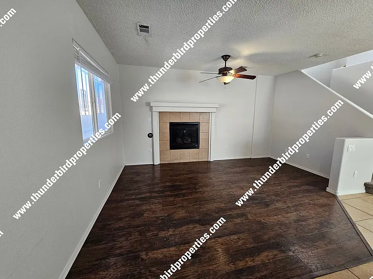 2202 Margarita Dr SE — Photo 3
