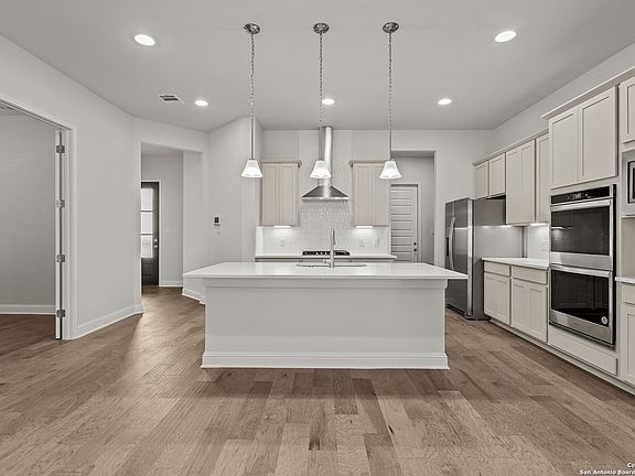 2nd image of 115 Low Meadow Drive