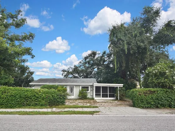 2306 9th St E, Bradenton, FL 34208