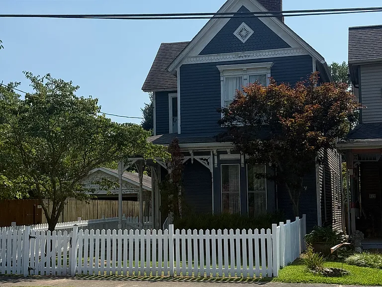 124 Powell St — Photo 2