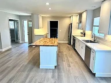 5th image of 1011 B St