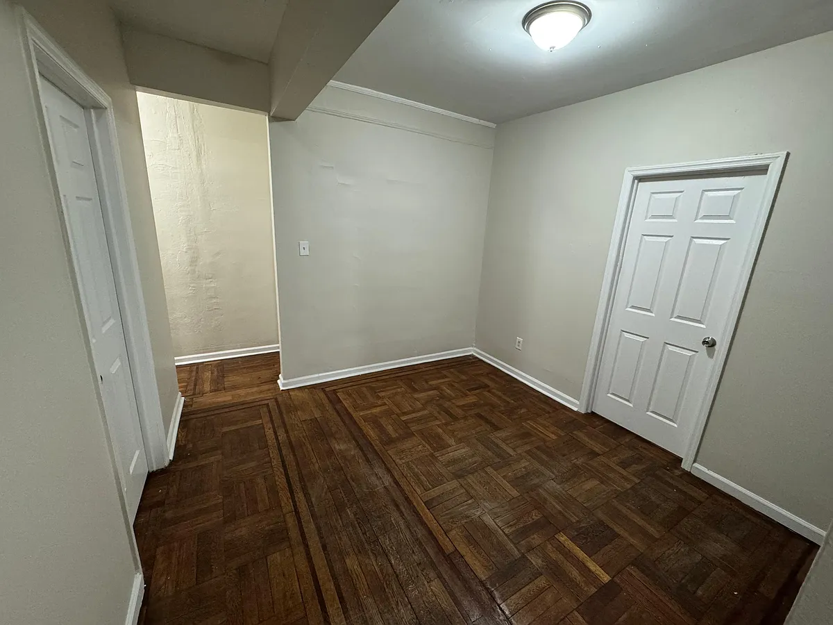 Building Photo - 424 Park Ave #24R