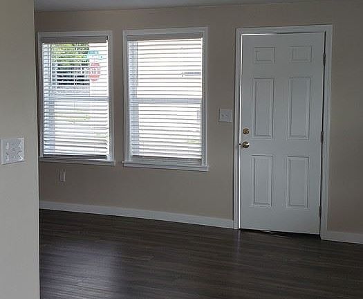 4th image of 102 N Montgomery Ave #1
