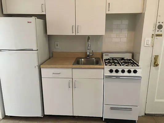 Rented by Waverly Realty Associates | media 8