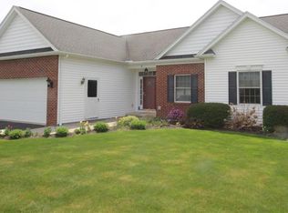 6 Peaceful Harbor Ln, Webster, NY 14580