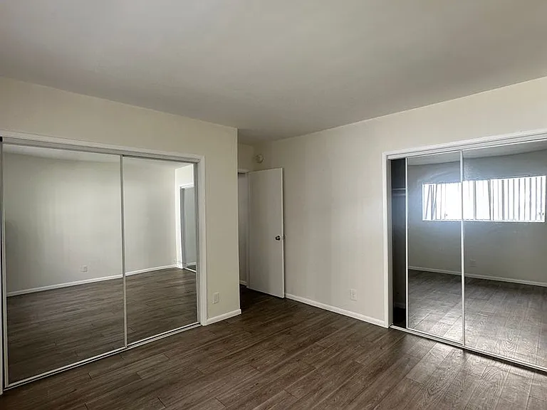 Sepulveda Apartments — Photo 19