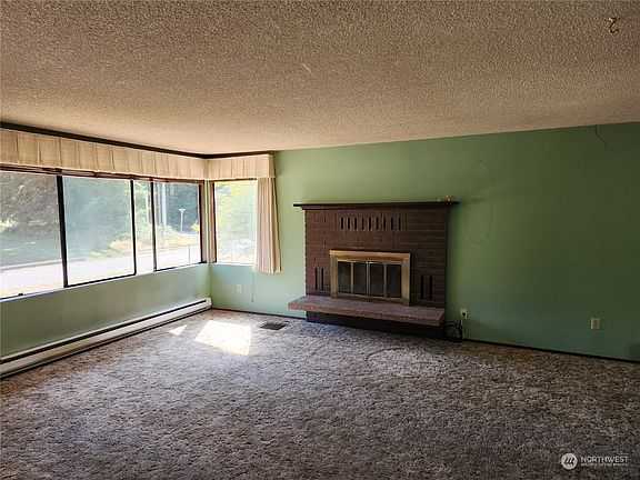 4th image of 23 Deer Meadows Drive