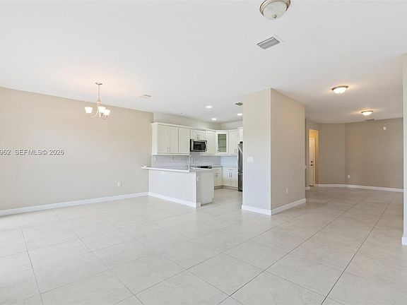 4th image of 10429 NW 61st Ln