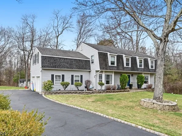 6 Robin Dr, Jefferson Twp., NJ 07438