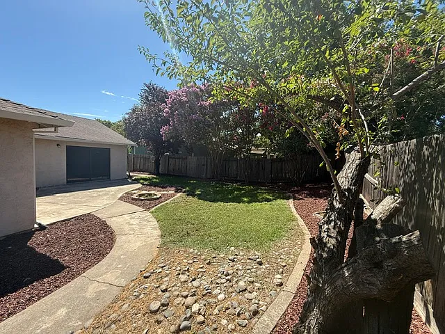 825 Cordwell Cir — Photo 16