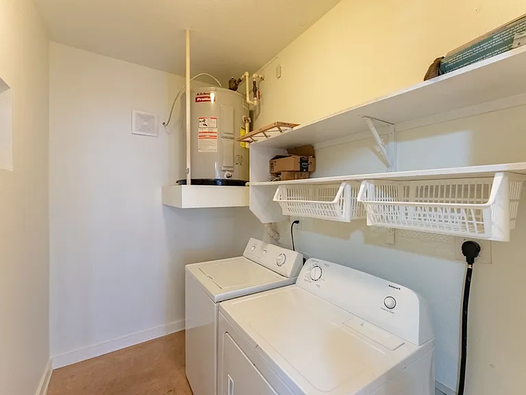 910 W 25th St #504 — Photo 20