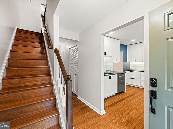 4th image of 5725 Ridge View Dr