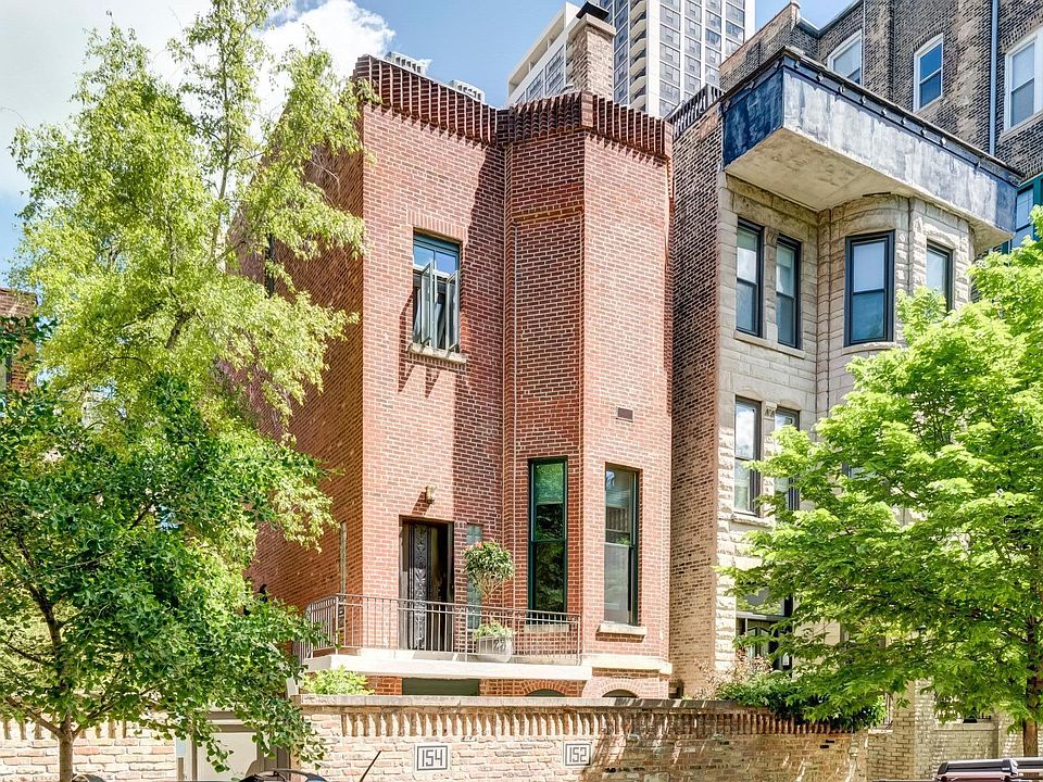 1st image of 152 W Burton Pl #2