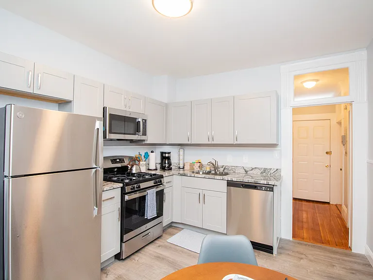636 Washington St #5 — Photo 11