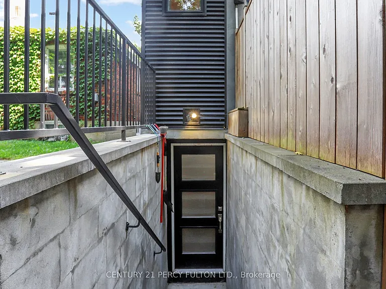 84 Wiley Ave #LOWER LEVEL — Photo 16