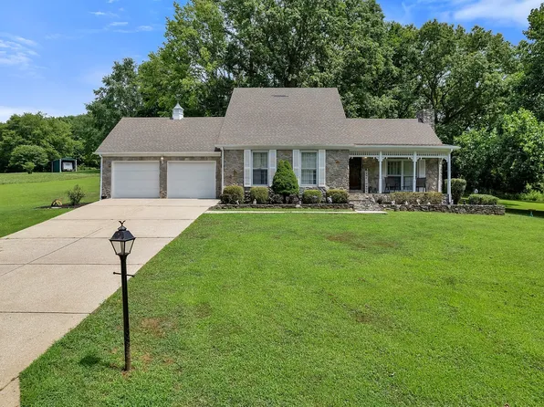 14 Edd Hackett Rd, Pleasant Shade, TN 37145
