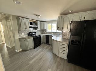 10 Rosemary Dr, North Kingstown, RI 02852