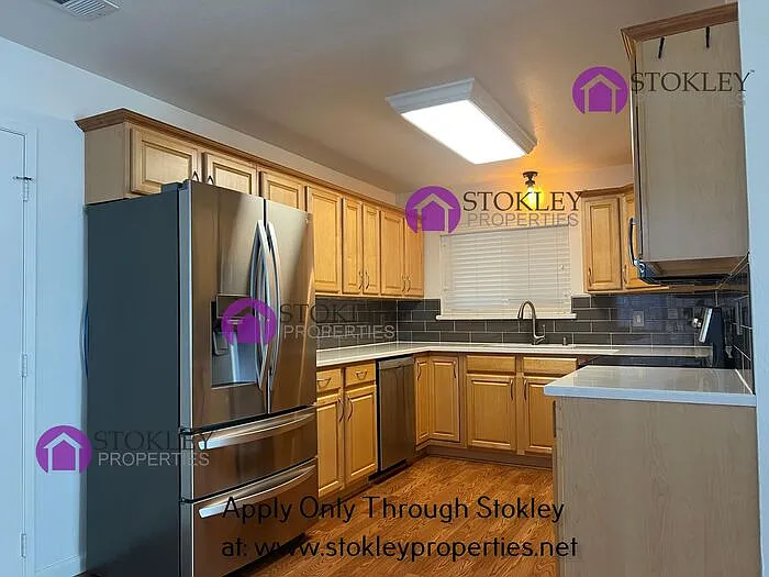 3 bed, 2.0 bath, 1438 sqft, $3,595 — Photo 3