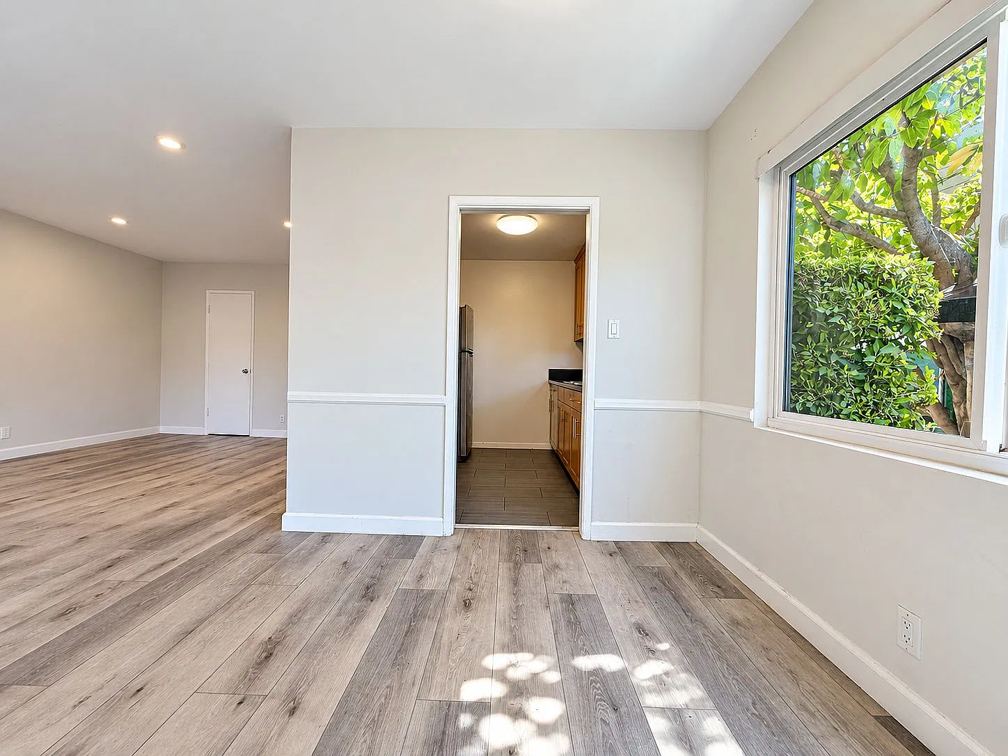 2 bed, 1000 sqft, $2,995 — Photo 4
