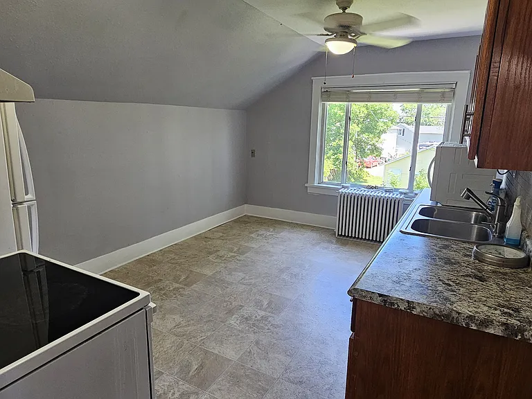 110 2nd Ave SE — Photo 6