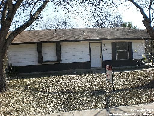 1st image of 6042 Castle View Dr