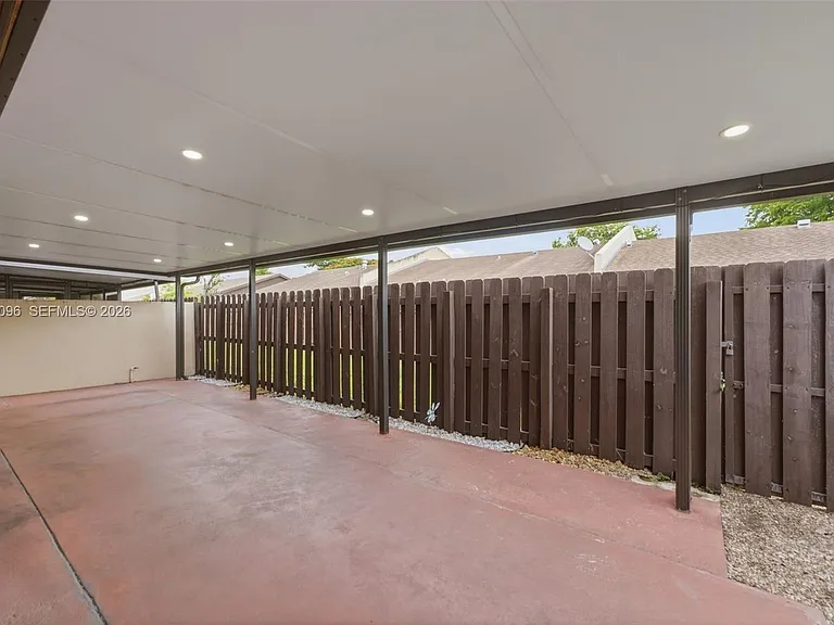 11601 SW 123rd Ave — Photo 21