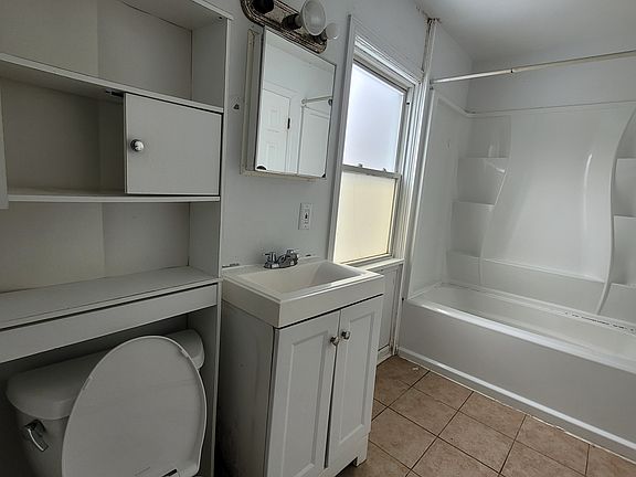 4th image of 1234 Park St Floor 1