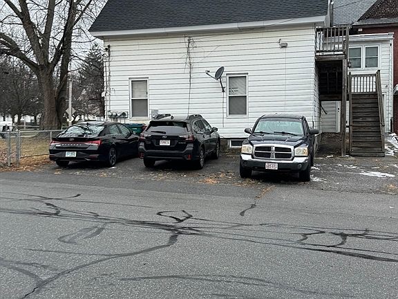 3rd image of 89 Mammoth Rd