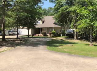20 Bedford Forrest Ln, Hattiesburg, MS 39401