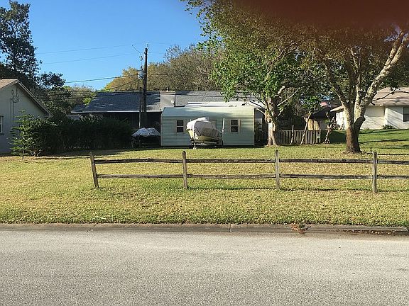 2nd image of 2950 Mulberry Dr