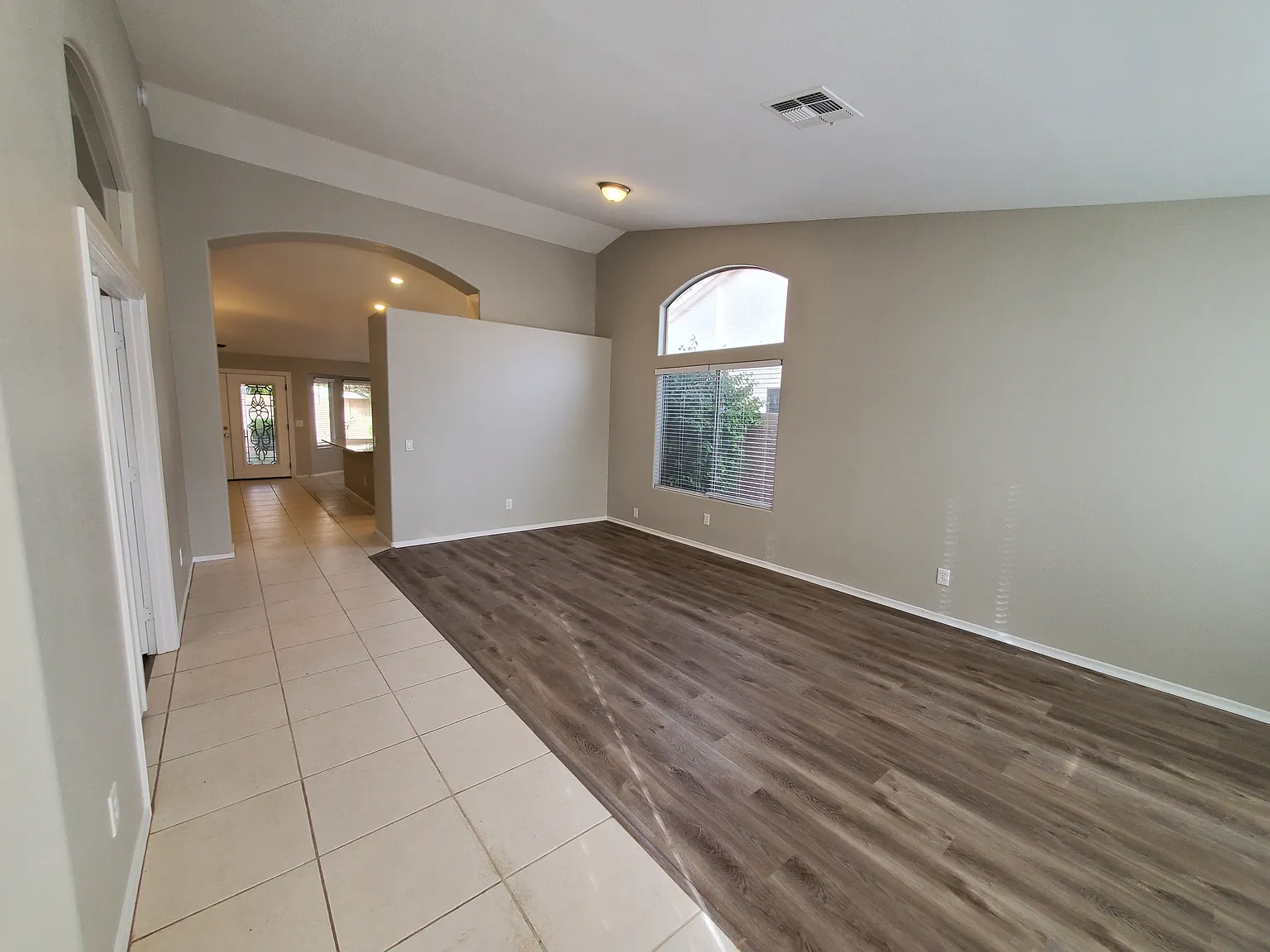 4 bed, 1801 sqft, $2,325 — Photo 3
