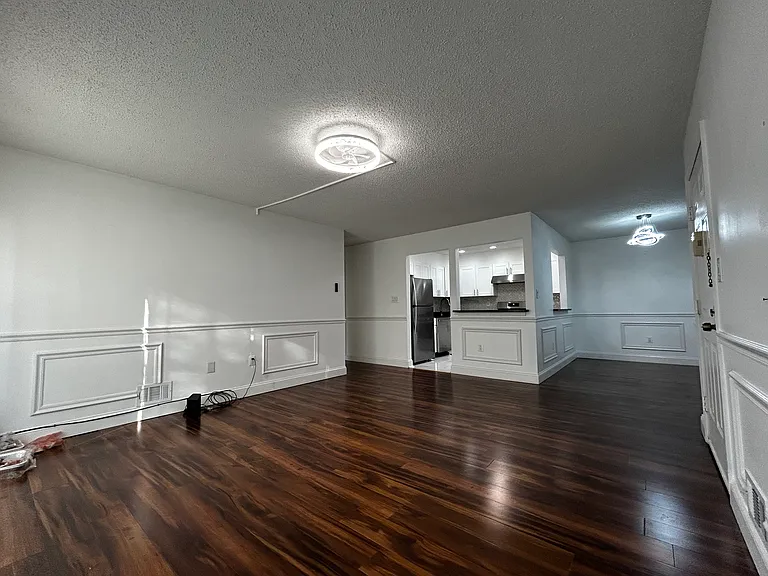 16 Rickard Ct — Photo 2
