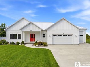 209 Dockside Dr, Youngstown, NY 14174