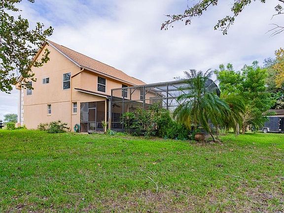 4th image of 12910 Blue Heron Ct