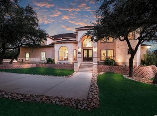 732 Private Road 1712, Mico, TX 78056