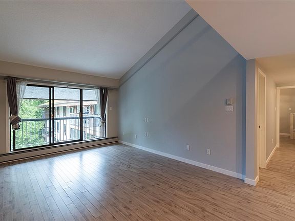 4th image of 1005 McKenzie Ave #408